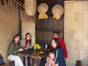 2004-YUNNAN-Li_Wei_au_restaurant.jpg 2004-YUNNAN-Li_Wei_au_restaurant.jpg